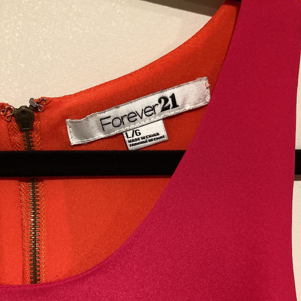 🪩2/$10 Forever 21 Color Block Tank - Picture 2 of 3